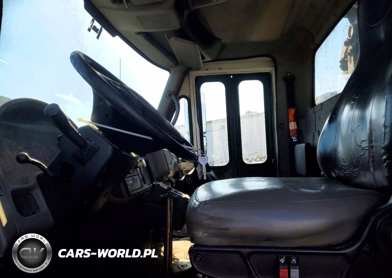 2011 International 4400 Refuse Truck VIN:1HTMKAAN8BH329872 - 7