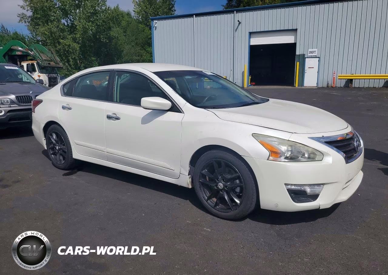 2014 Nissan Altima 2.5 S VIN:1N4AL3AP8EN347228 - 4
