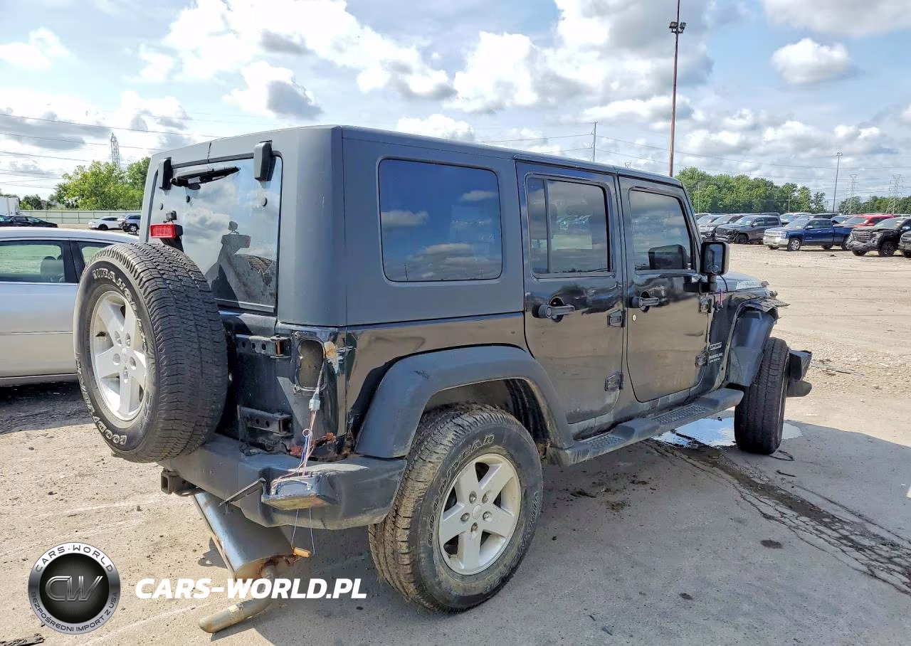 2010 Jeep Wrangler Unlimited Sport VIN:1J4BA3H11AL117178 - 3