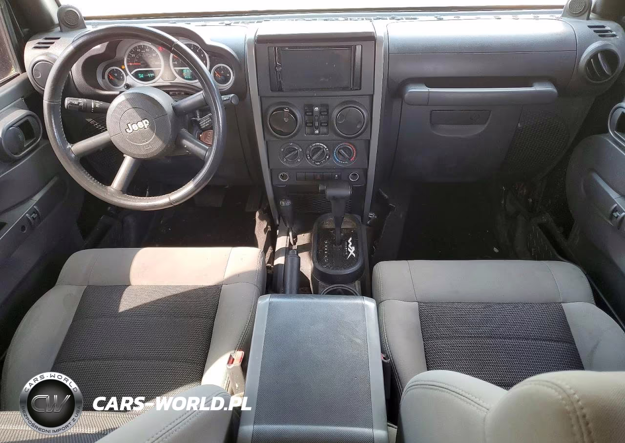 2010 Jeep Wrangler Unlimited Sport VIN:1J4BA3H11AL117178 - 8
