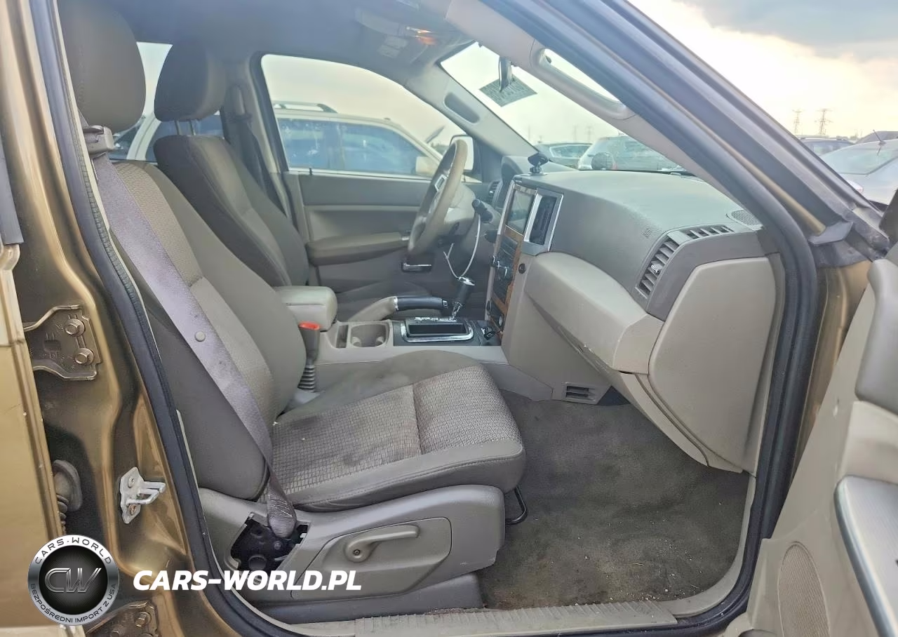 2009 Jeep Grand Cherokee Laredo VIN:1J8GS48K39C524270 - 5