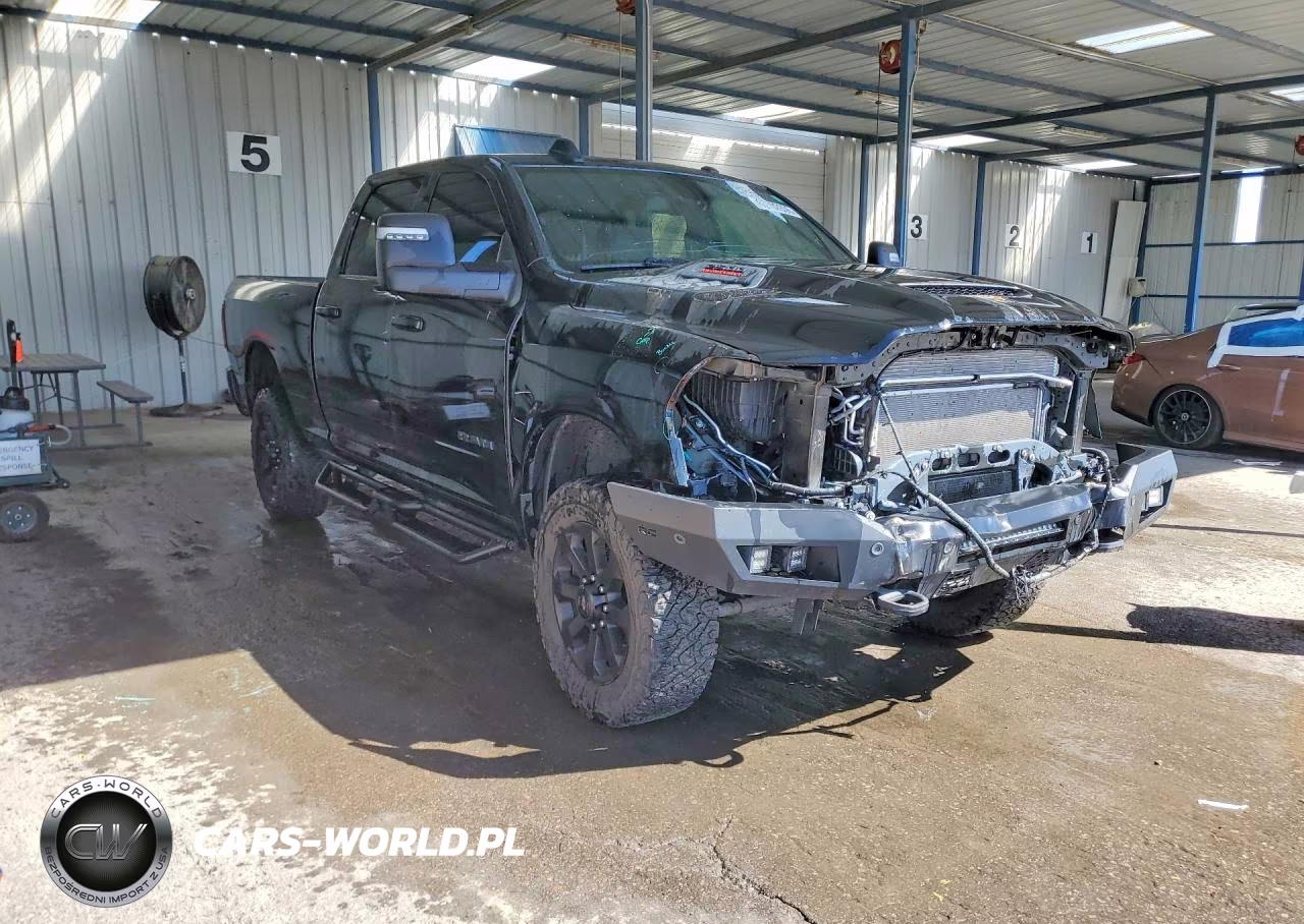 2024 Ram 2500 Laramie VIN:3C6UR5FJ0RG160691 - 4