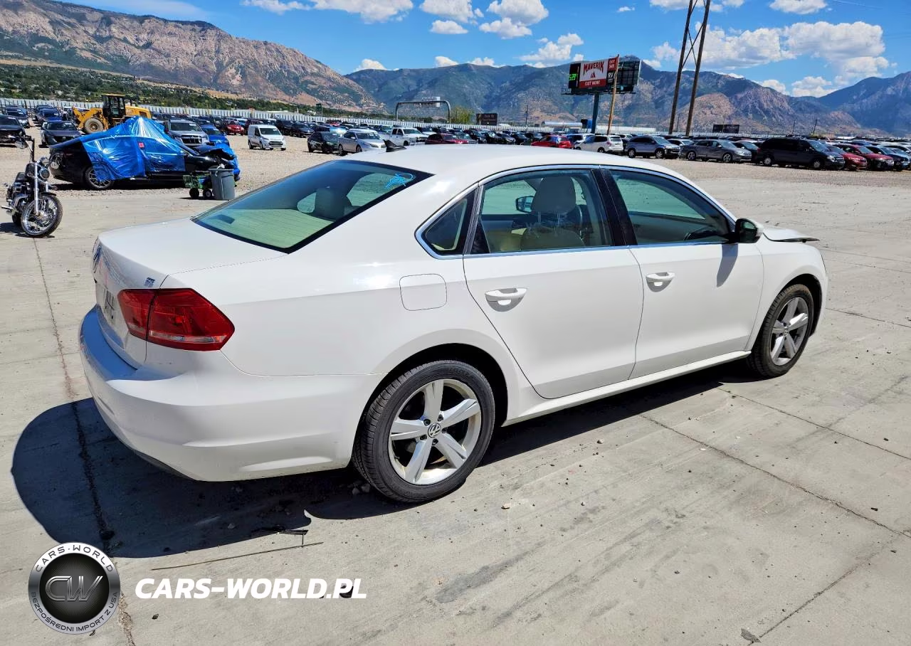 2013 Volkswagen Passat Se VIN:1VWBH7A31DC127005 - 3