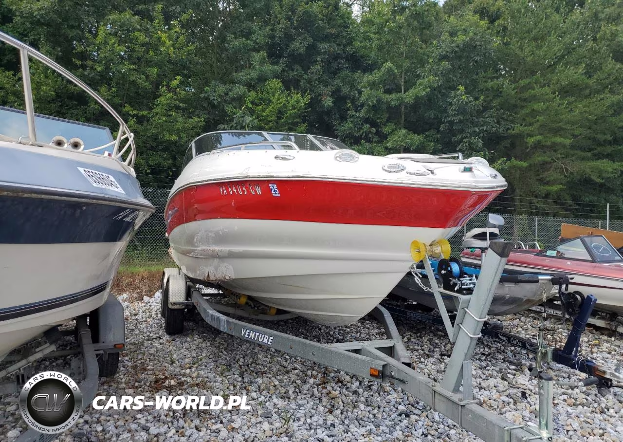 2006 Crownline Boat