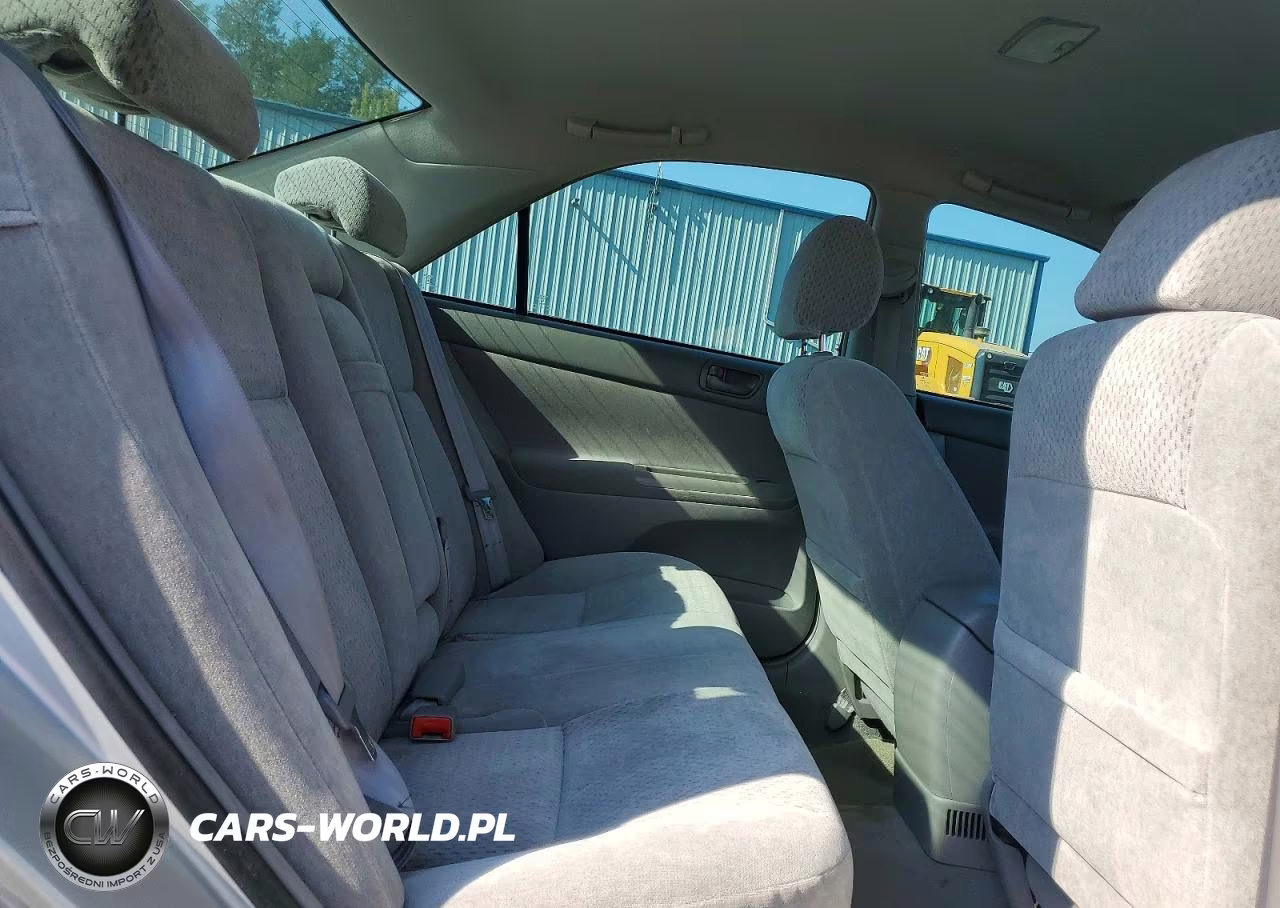 2003 Toyota Camry Le VIN:4T1BE32K83U768246 - 10