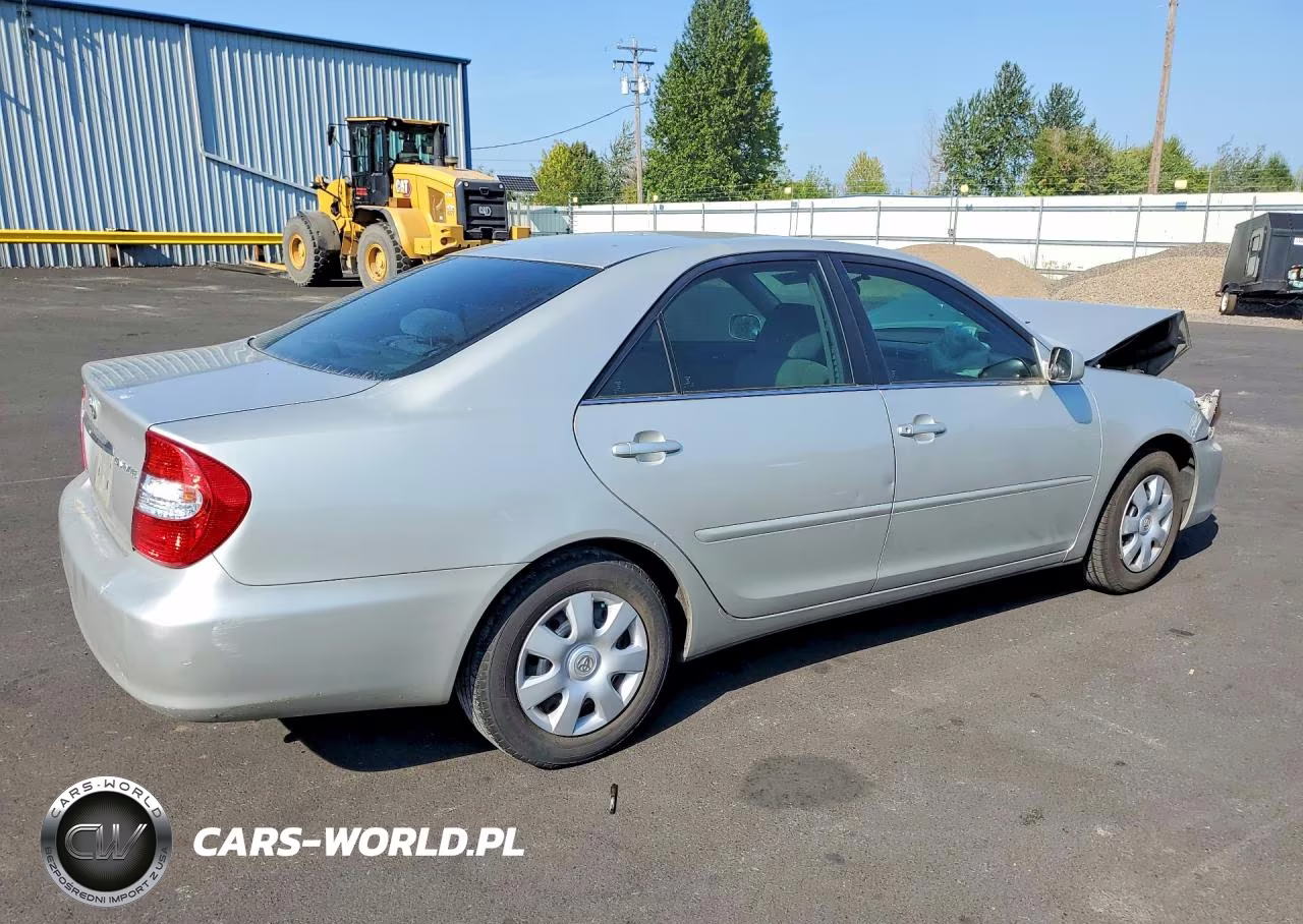 2003 Toyota Camry Le VIN:4T1BE32K83U768246 - 3