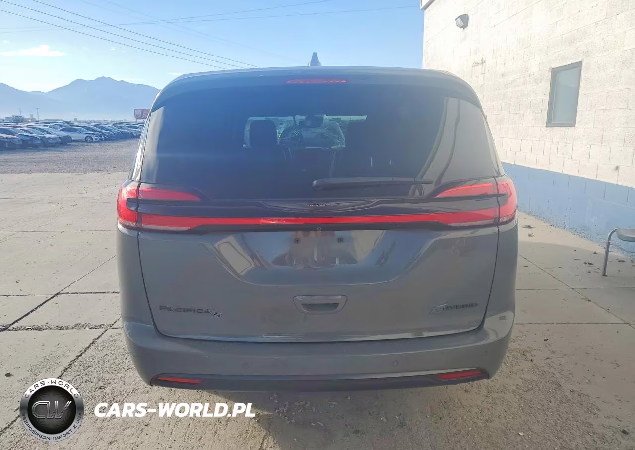 2022 Chrysler Pacifica Hybrid Touring L VIN:2C4RC1L70NR130516 - 6
