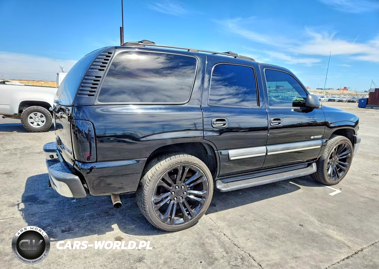 2003 Chevrolet Tahoe C1500 VIN:1GNEC13V53R315975 - 3