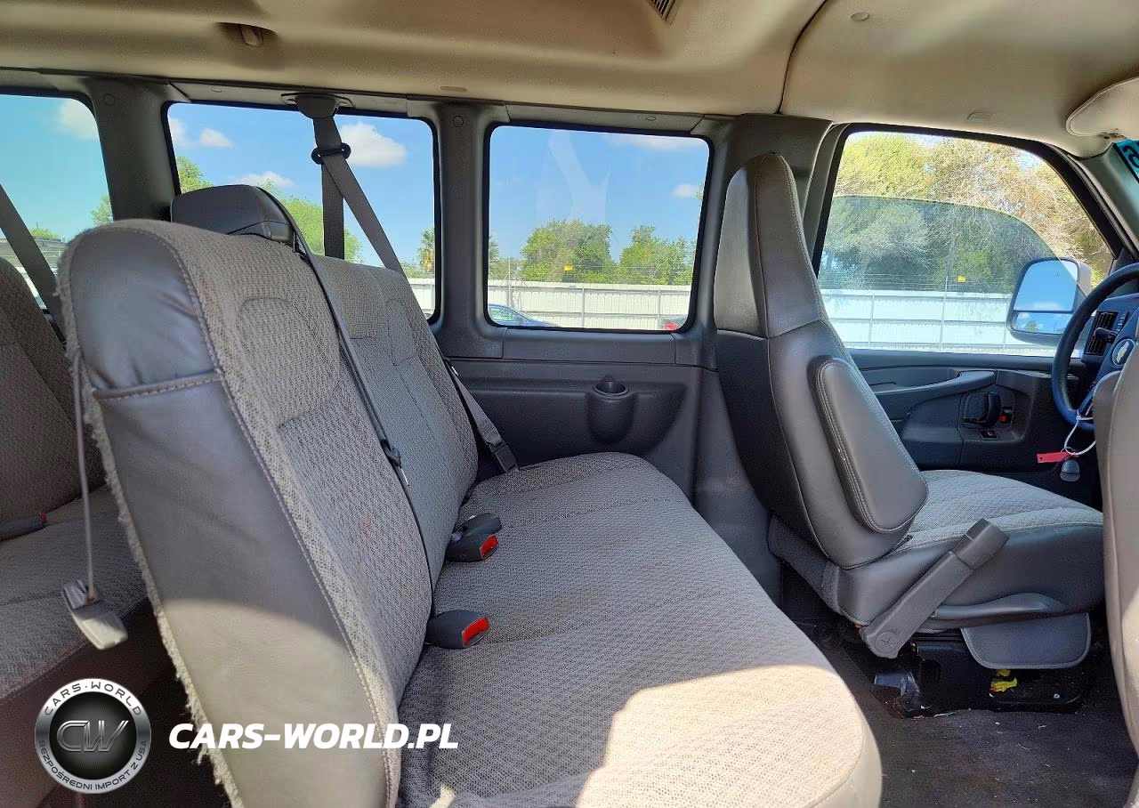 2008 Chevrolet Express G3500 VIN:1GAHG39K481124713 - 11