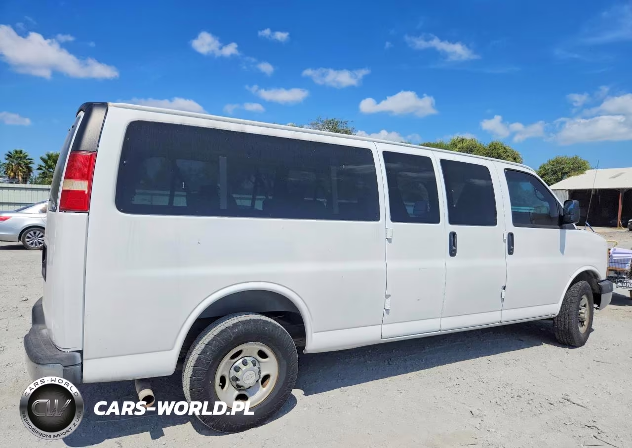 2008 Chevrolet Express G3500 VIN:1GAHG39K481124713 - 3