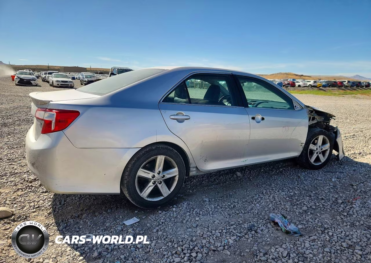 2014 Toyota Camry Se VIN:4T1BF1FK0EU353954 - 3