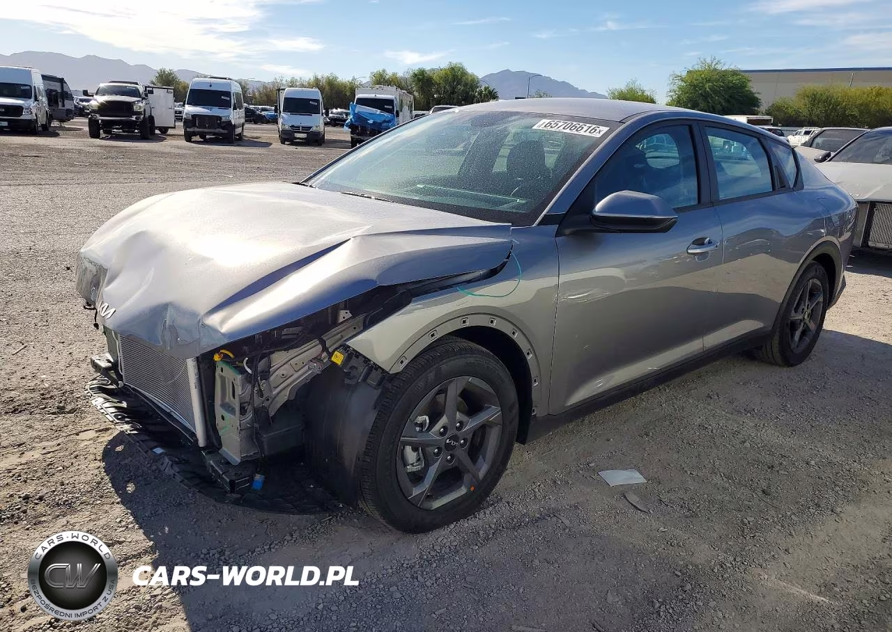 2026 Kia K4 Lxs VIN:3KPFT4DE2TE337232 - 1