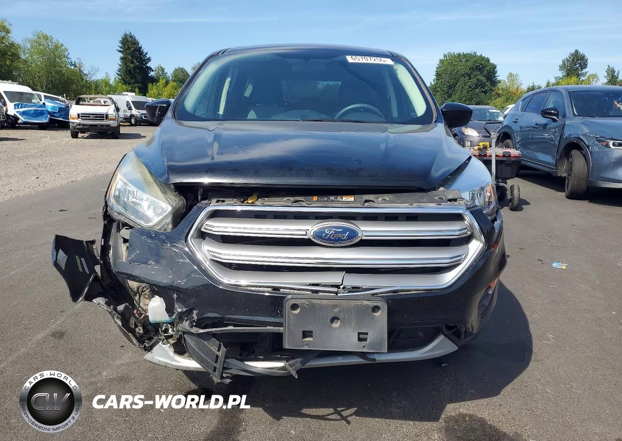 2017 Ford Escape Se VIN:1FMCU9GD8HUC77817 - 5