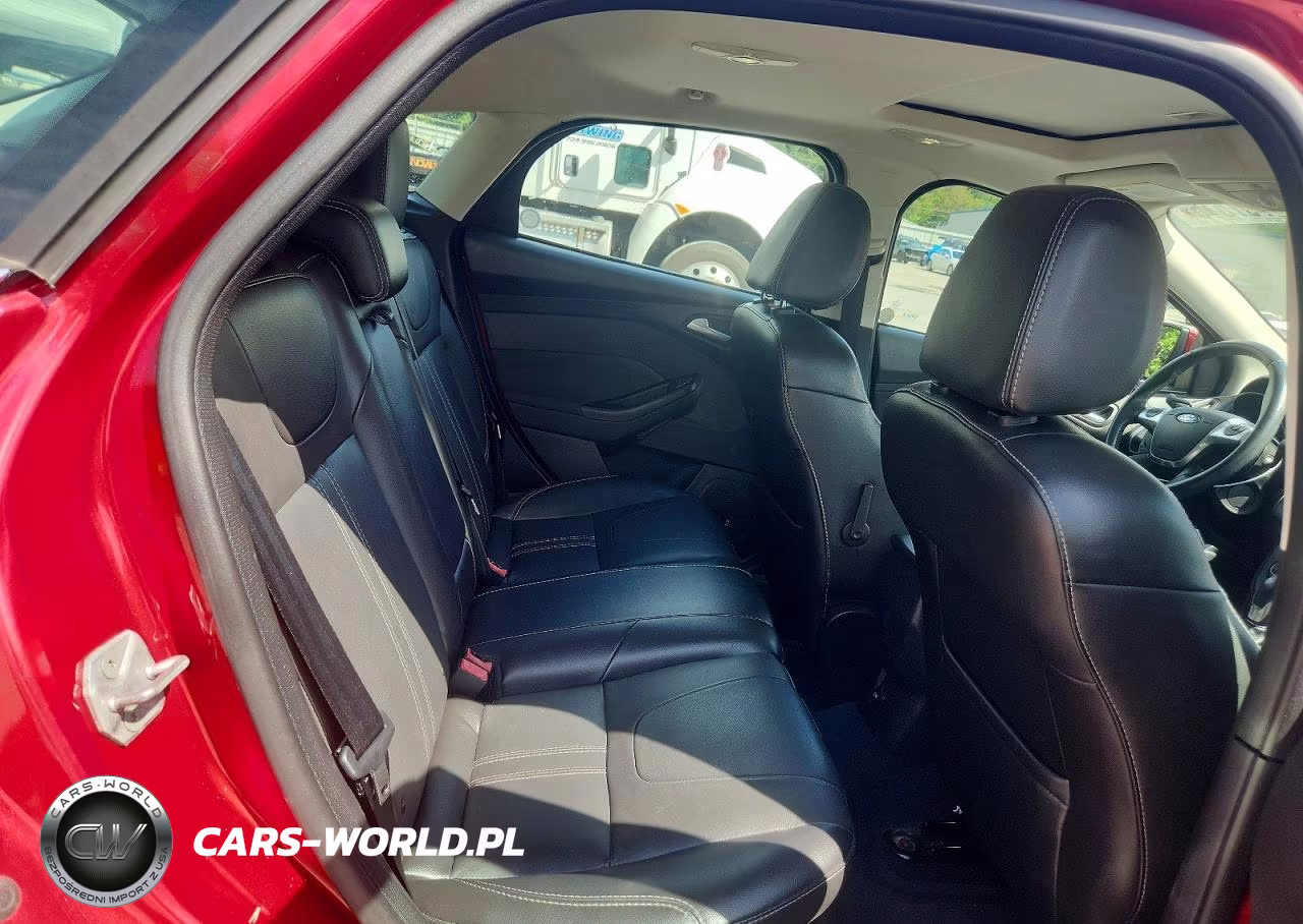 2014 Ford Focus Titanium VIN:1FADP3N25EL128156 - 10