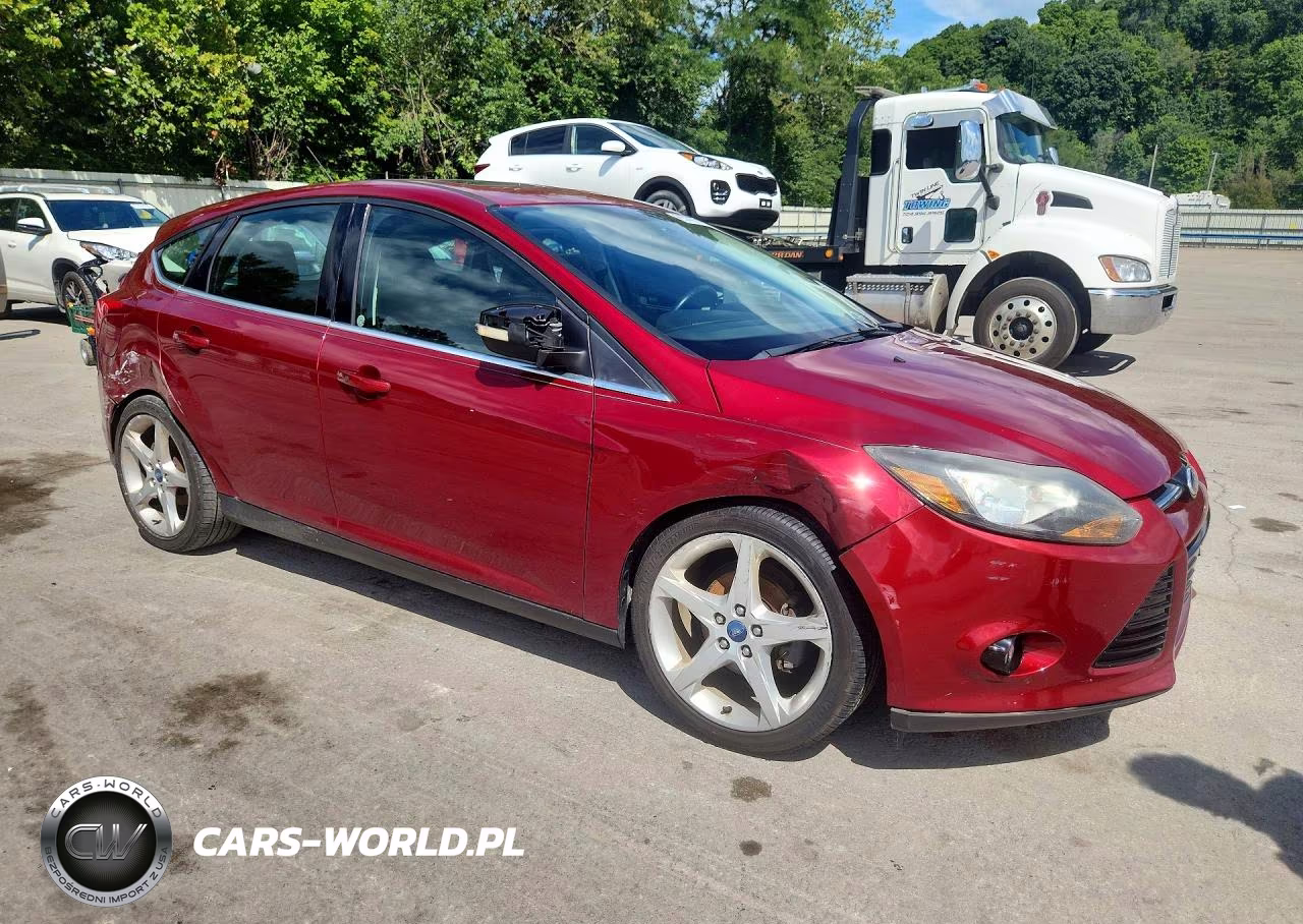2014 Ford Focus Titanium VIN:1FADP3N25EL128156 - 4