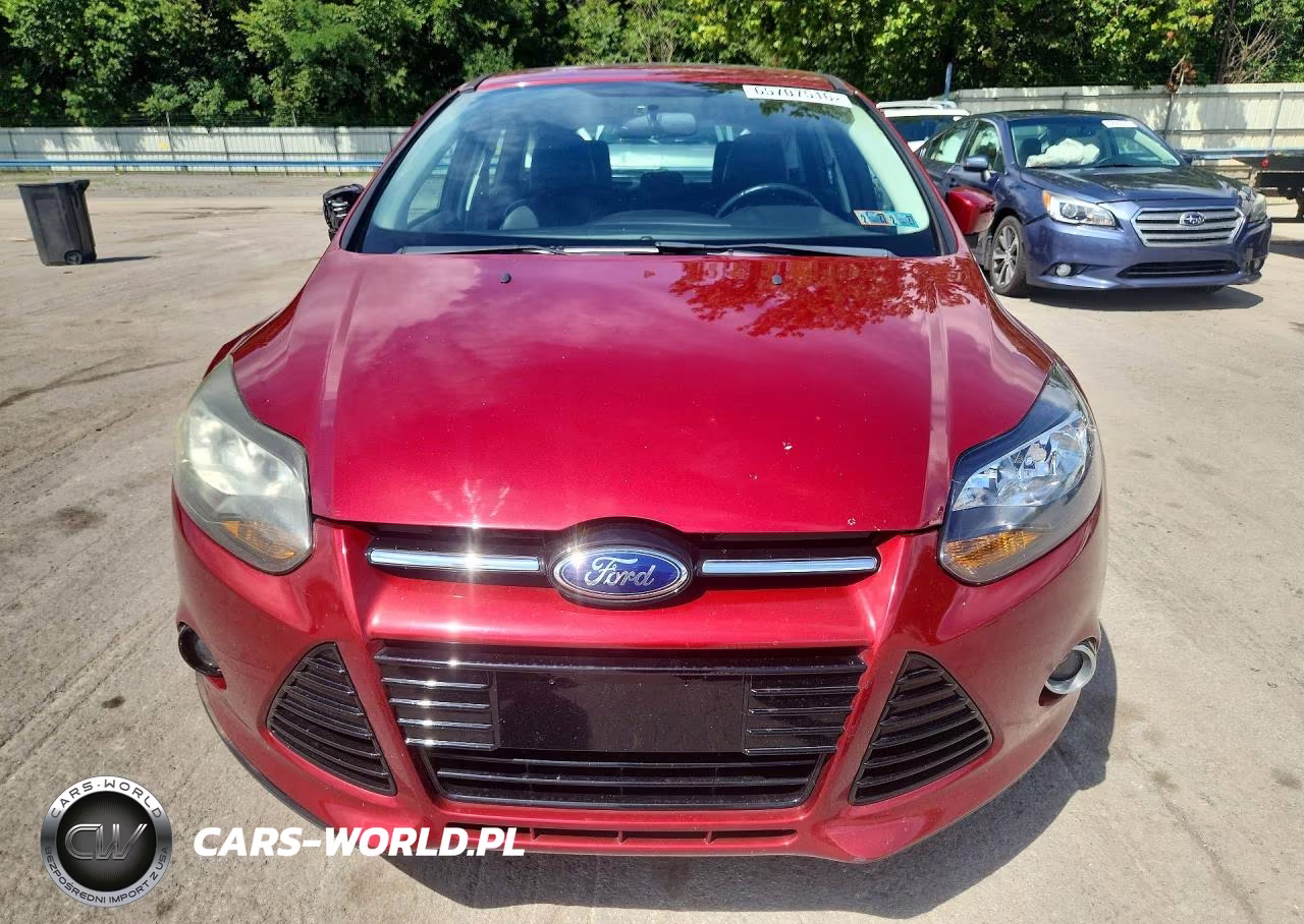 2014 Ford Focus Titanium VIN:1FADP3N25EL128156 - 5