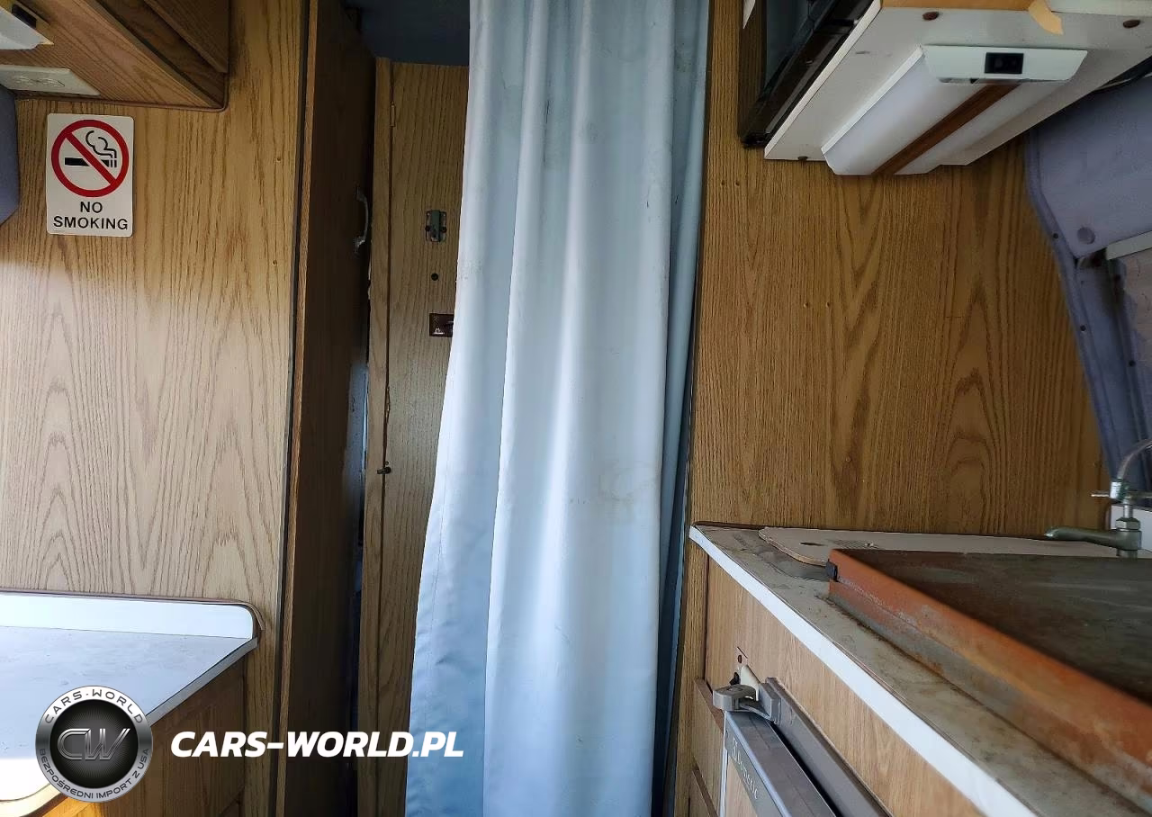 1991 Ford Econoline E150 Van VIN:1FDEE14H6MHA02335 - 10