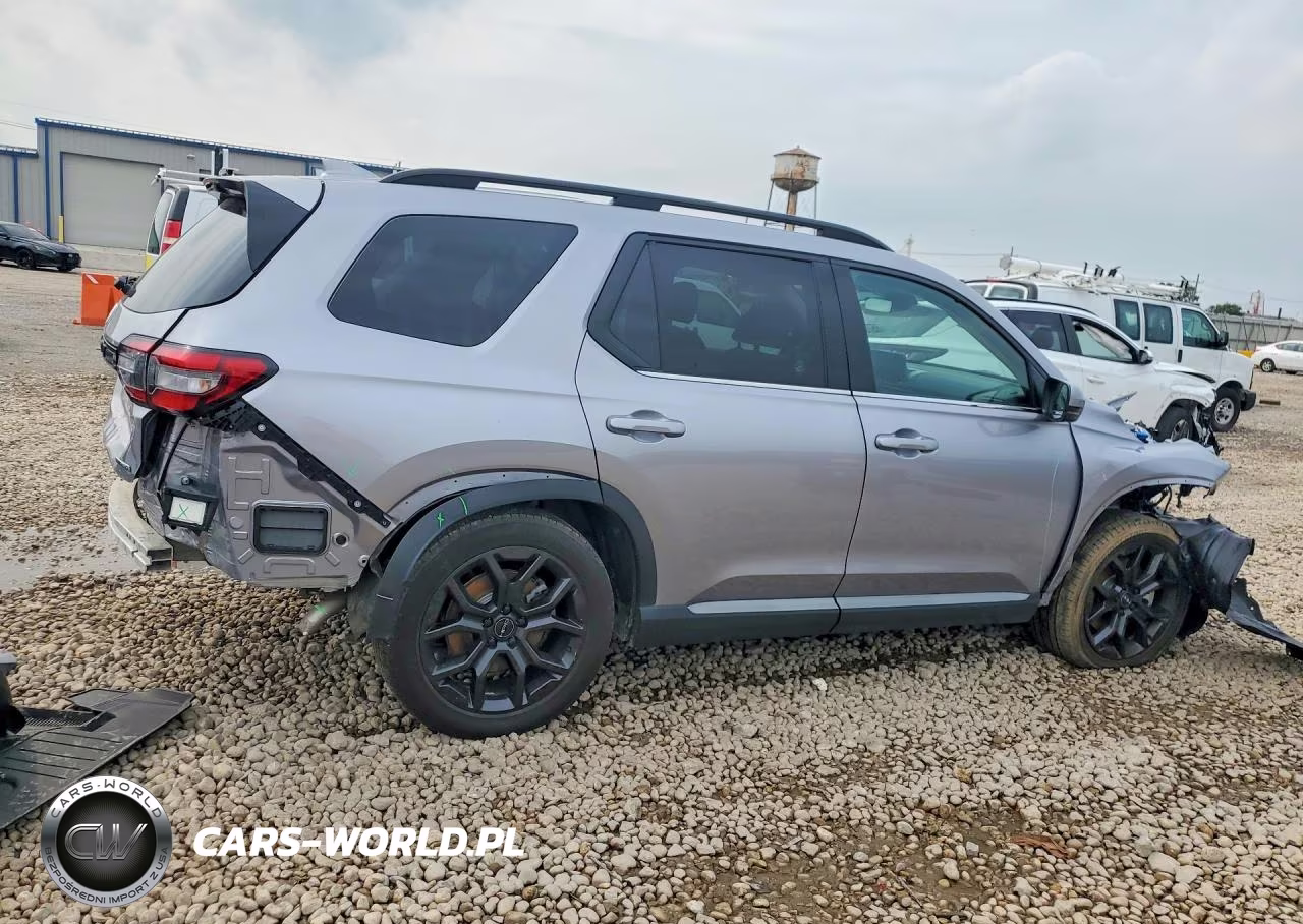 2025 Honda Pilot Touring VIN:5FNYG1H76SB131654 - 3