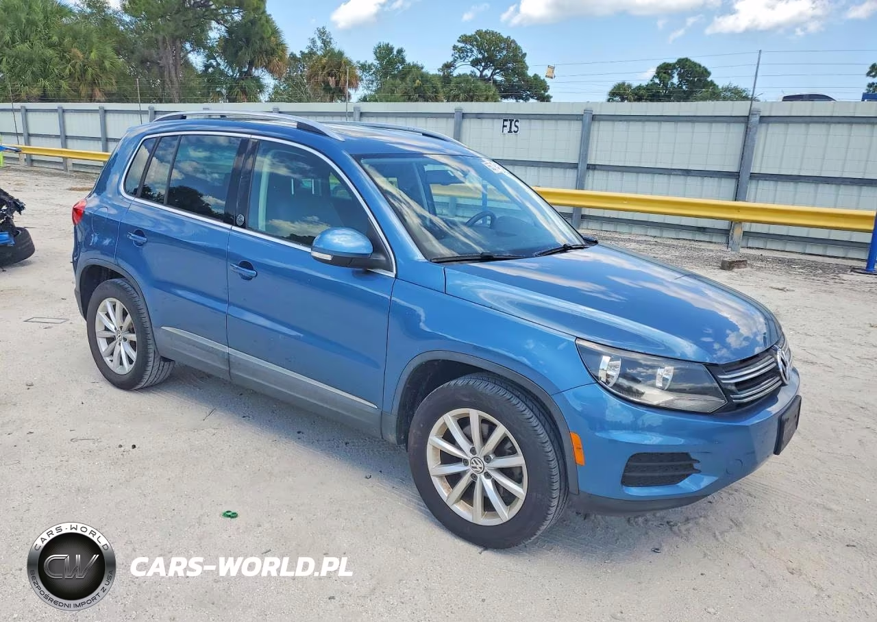 2017 Volkswagen Tiguan Wolfsburg VIN:WVGRV7AX4HW511065 - 4