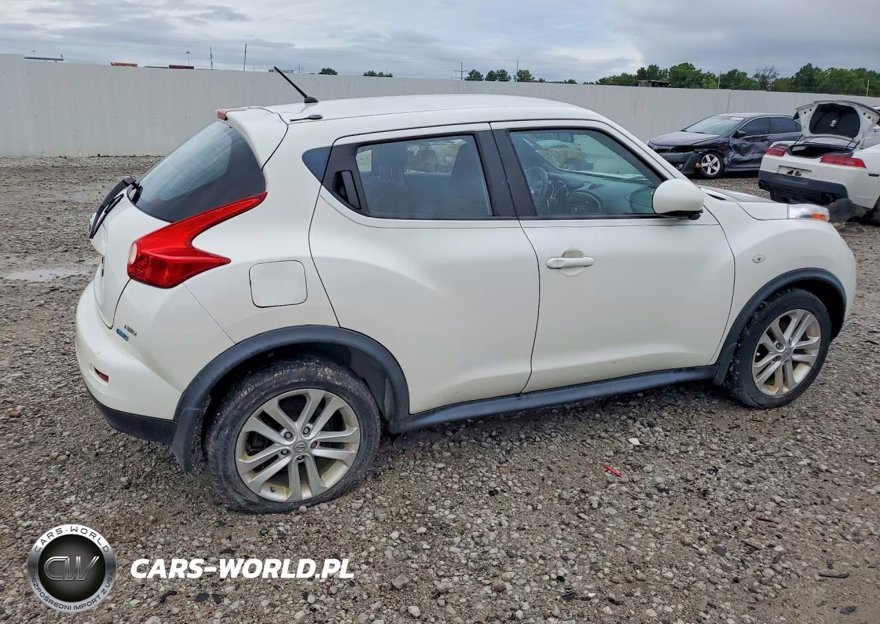 2014 Nissan Juke S VIN:JN8AF5MV0ET355699 - 3