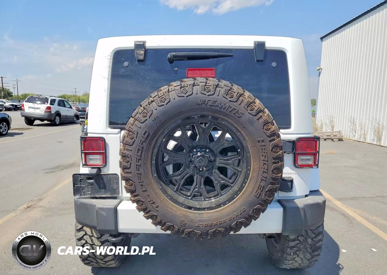 2013 Jeep Wrangler Unlimited Sahara VIN:1C4HJWEG2DL546568 - 6