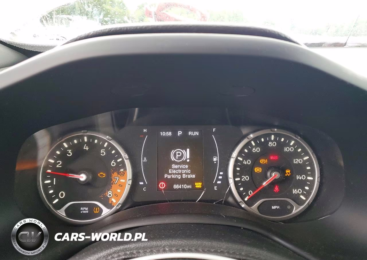 2018 Jeep Renegade Latitude VIN:ZACCJBBB1JPH55562 - 9