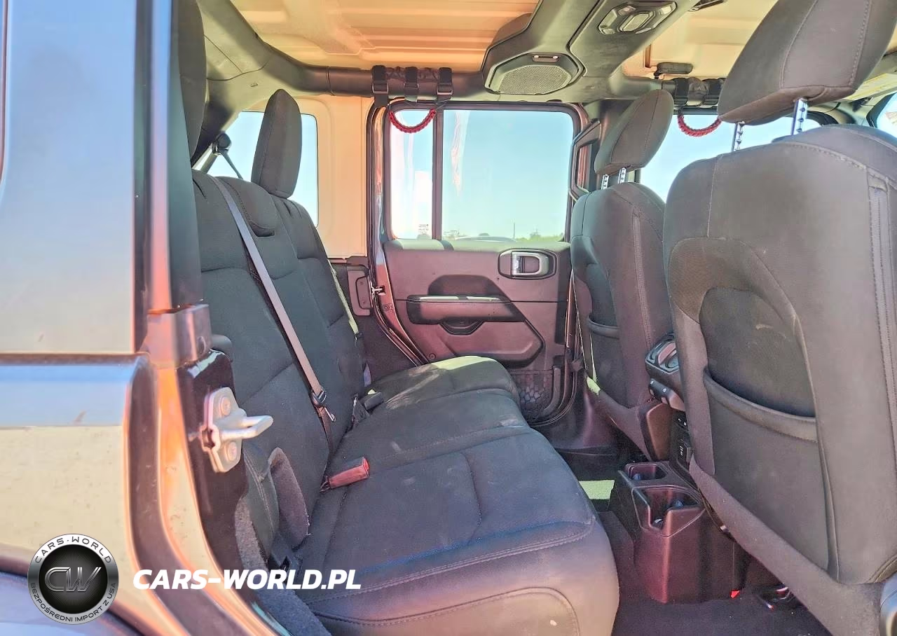 2020 Jeep Wrangler Unlimited Sahara VIN:1C4HJXEN4LW272162 - 11