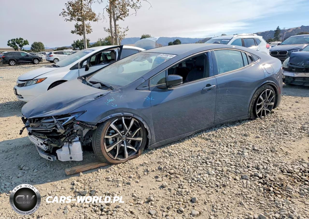 2026 Toyota Prius Plug-In Hybrid Xse – zdjęcie 1 z 13