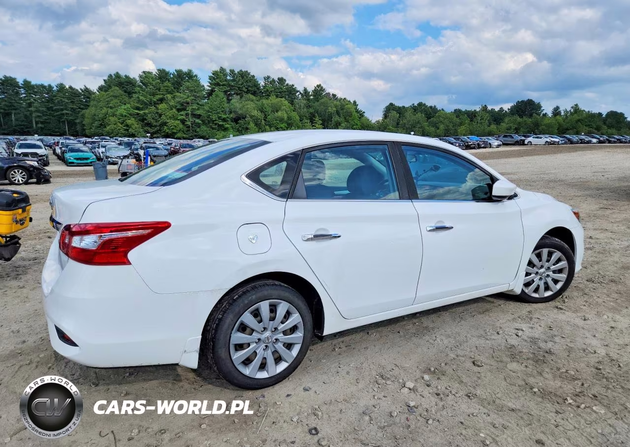 2016 Nissan Sentra S VIN:3N1AB7AP3GY330351 - 3