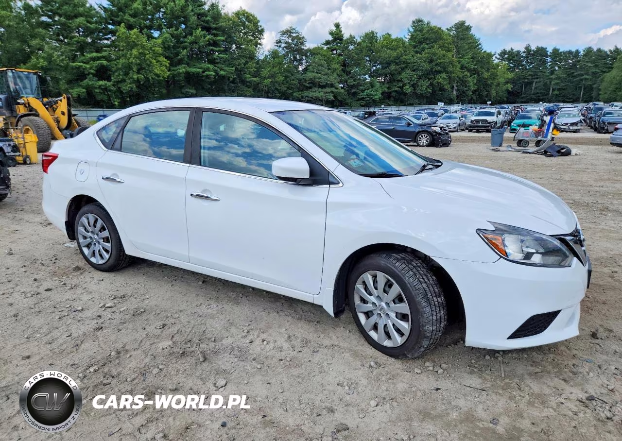 2016 Nissan Sentra S VIN:3N1AB7AP3GY330351 - 4