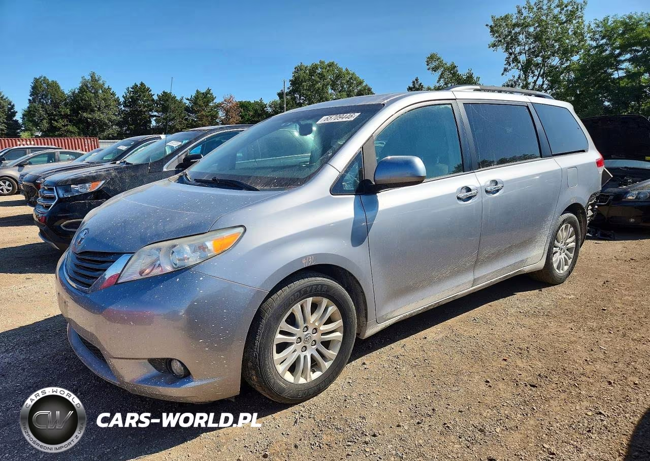 2014 Toyota Sienna Xle 8-Passenger