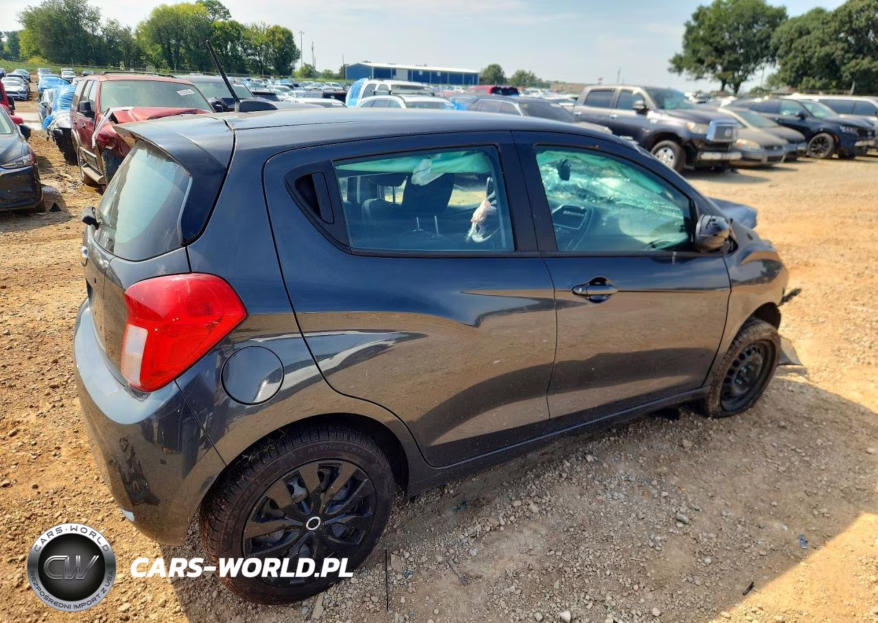 2020 Chevrolet Spark Ls VIN:KL8CB6SA3LC456070 - 3
