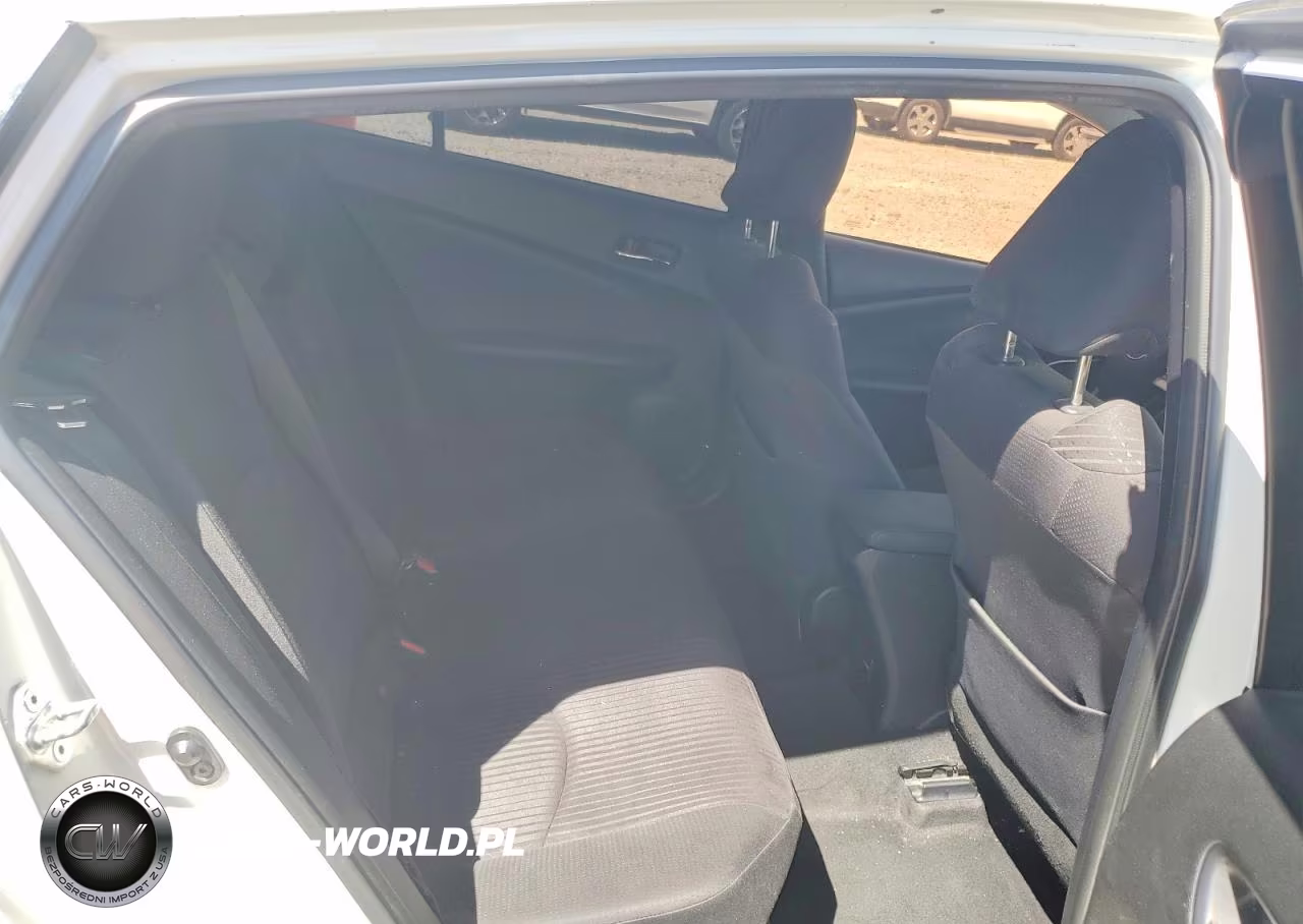 2016 Toyota Prius Two VIN:JTDKBRFU1G3022583 - 10
