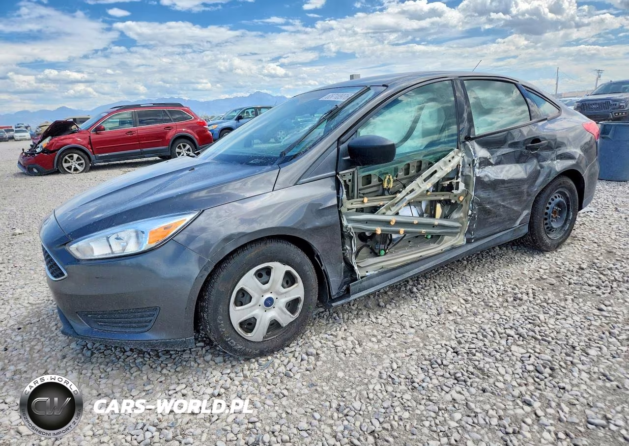 2018 Ford Focus S VIN:1FADP3E22JL275822 - 1