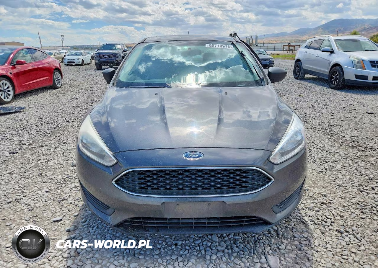 2018 Ford Focus S VIN:1FADP3E22JL275822 - 5