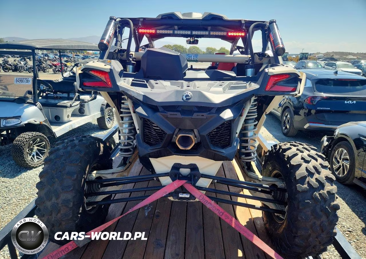 2023 Can-Am Maverick X3 Utility Vehicle VIN:3JBVNAV20PE000270 - 9