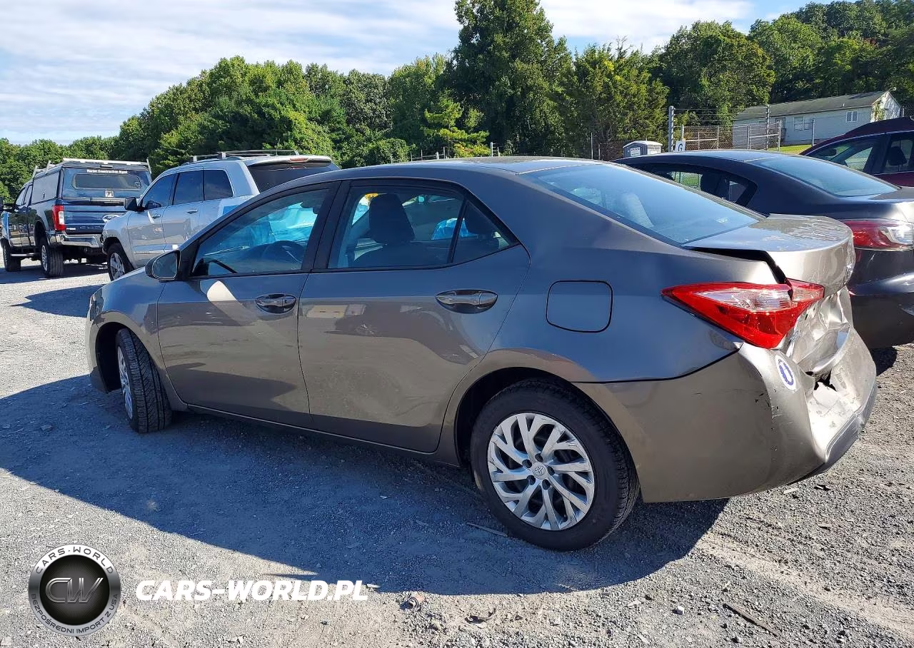 2018 Toyota Corolla Le VIN:2T1BURHE9JC067818 - 2