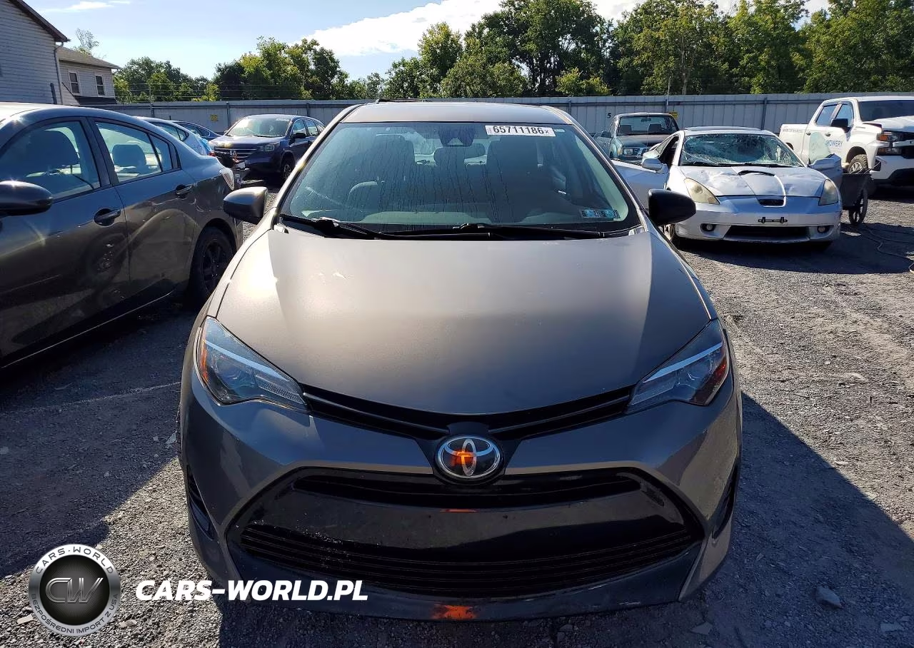 2018 Toyota Corolla Le VIN:2T1BURHE9JC067818 - 5