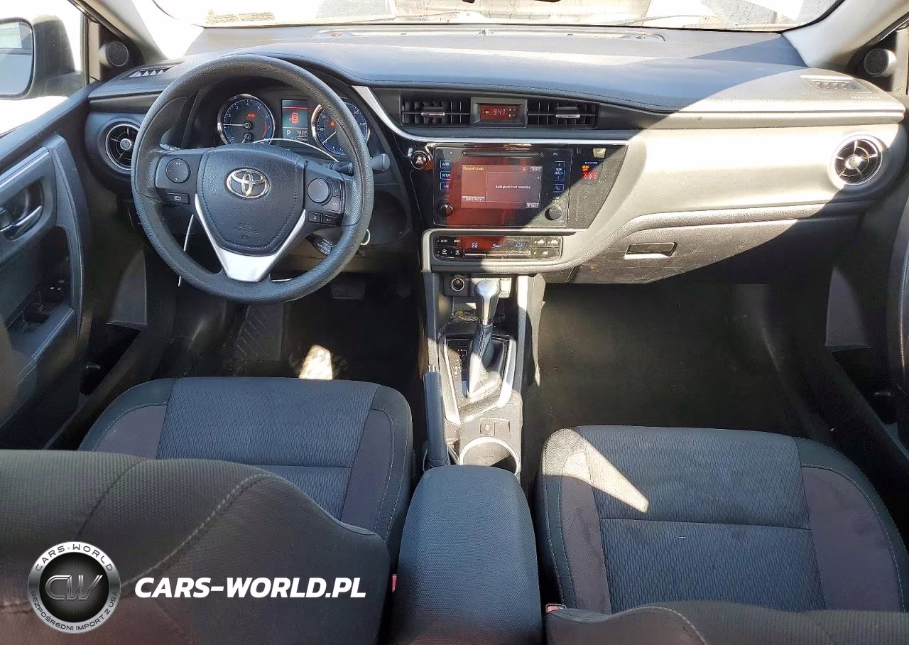 2018 Toyota Corolla Le VIN:2T1BURHE9JC067818 - 8