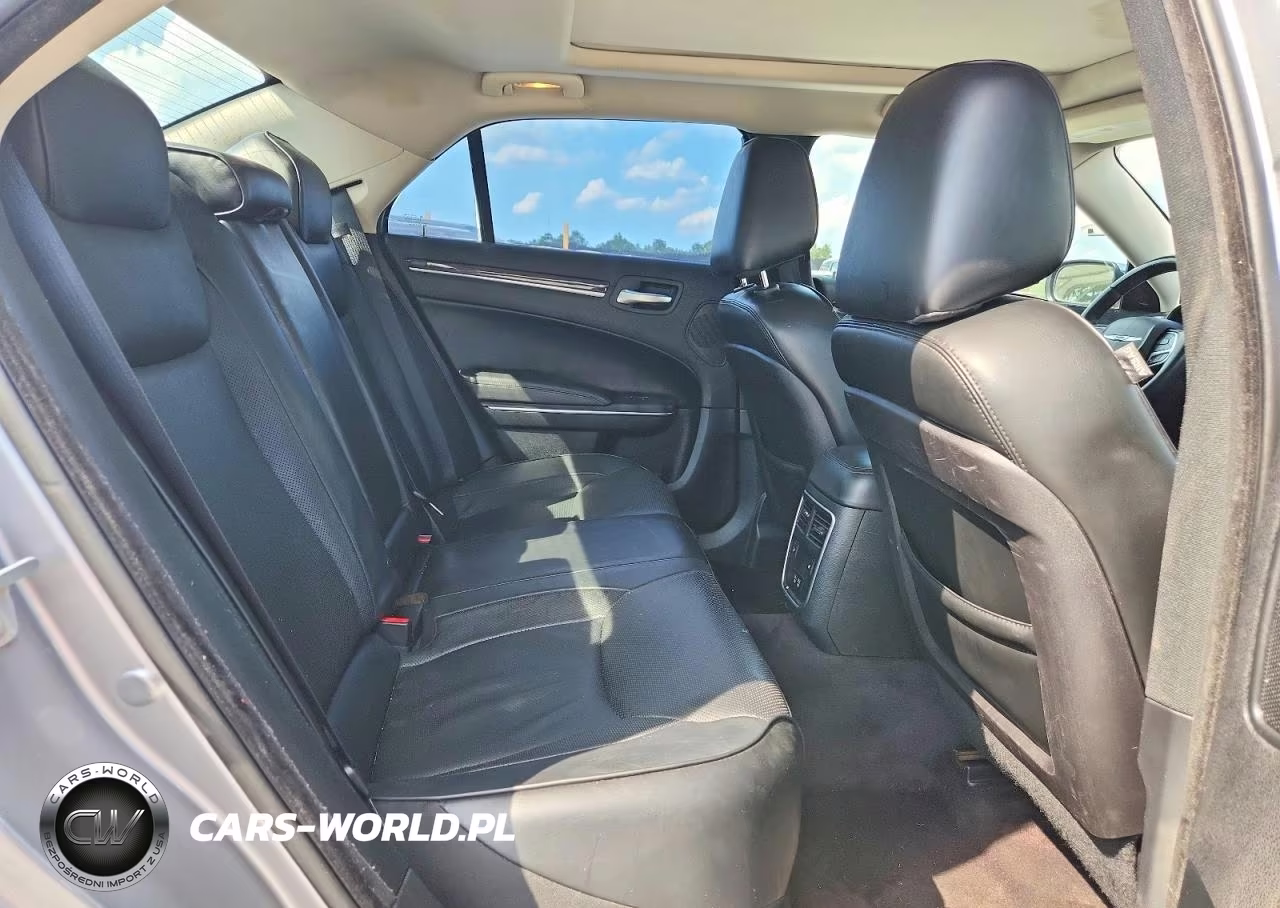 2017 Chrysler 300C VIN:2C3CCAEG4HH570305 - 10