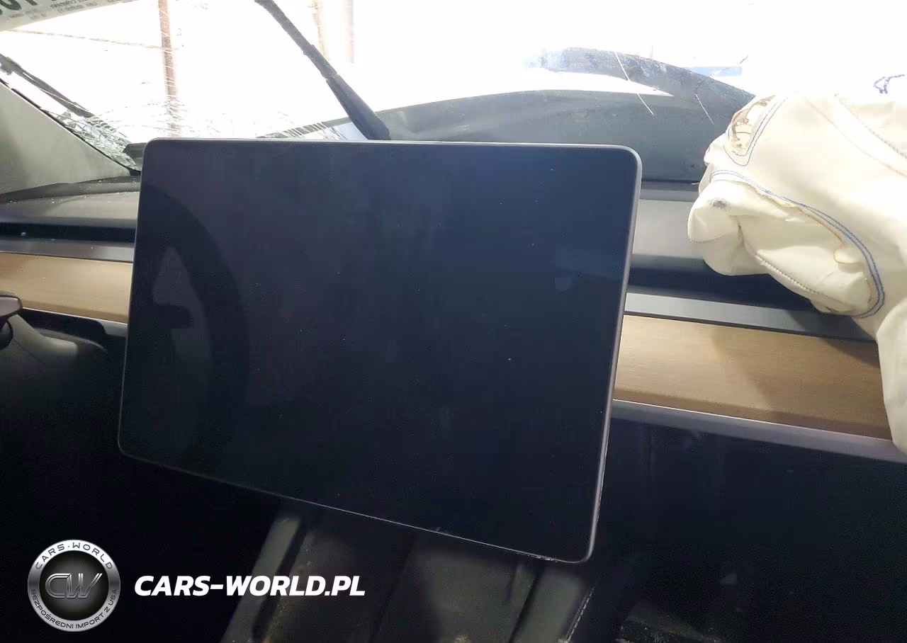 2023 Tesla Model Y VIN:7SAYGDEE3PA108389 - 9