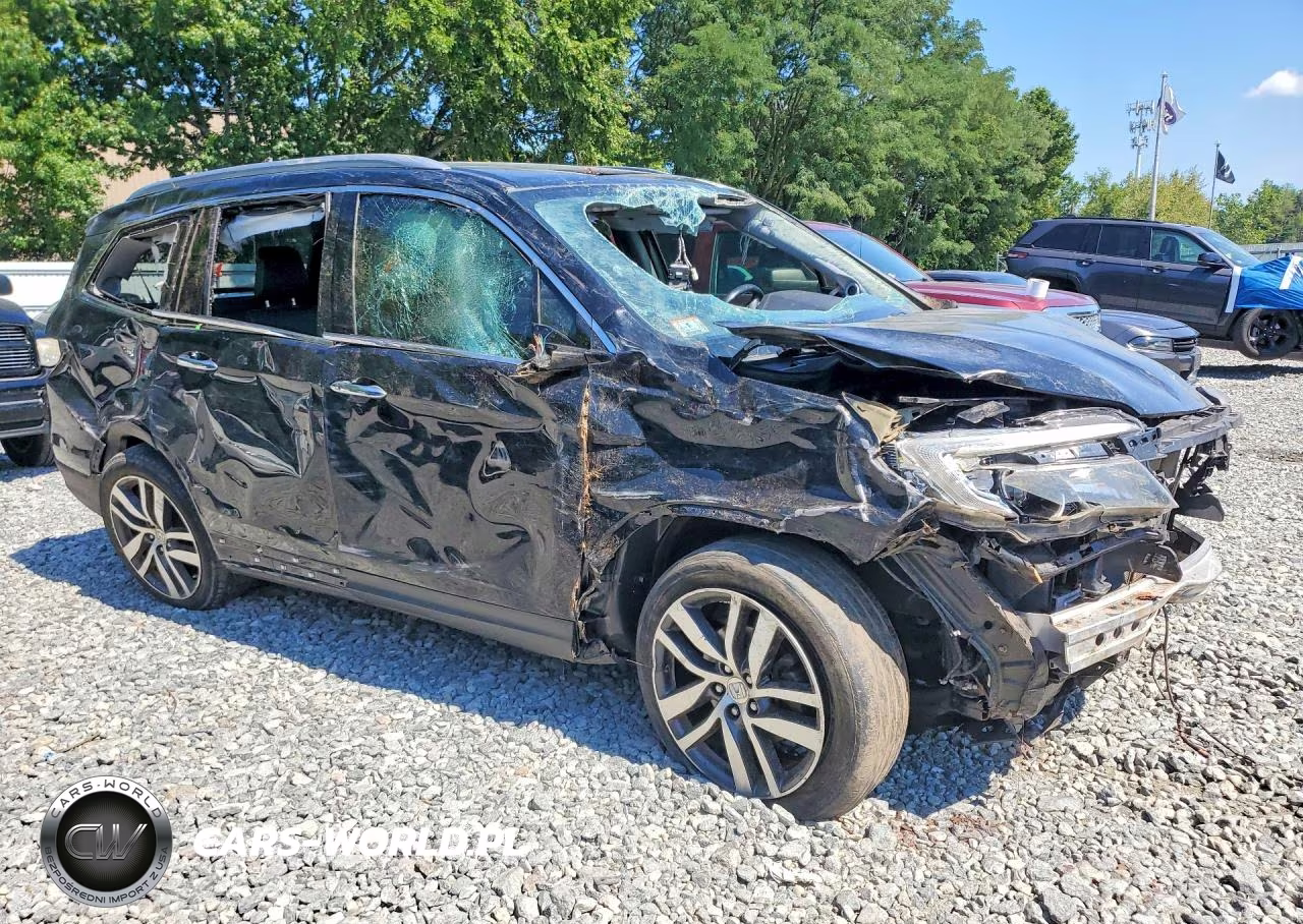 2017 Honda Pilot Elite VIN:5FNYF6H08HB055298 - 4