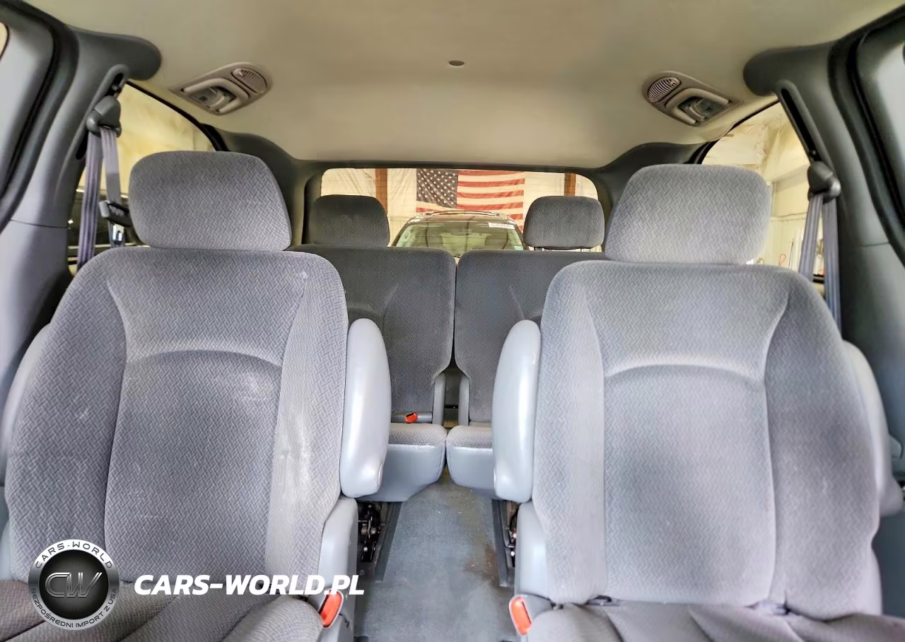 2004 Chrysler Town & Country Touring VIN:2C4GP54L14R561198 - 10