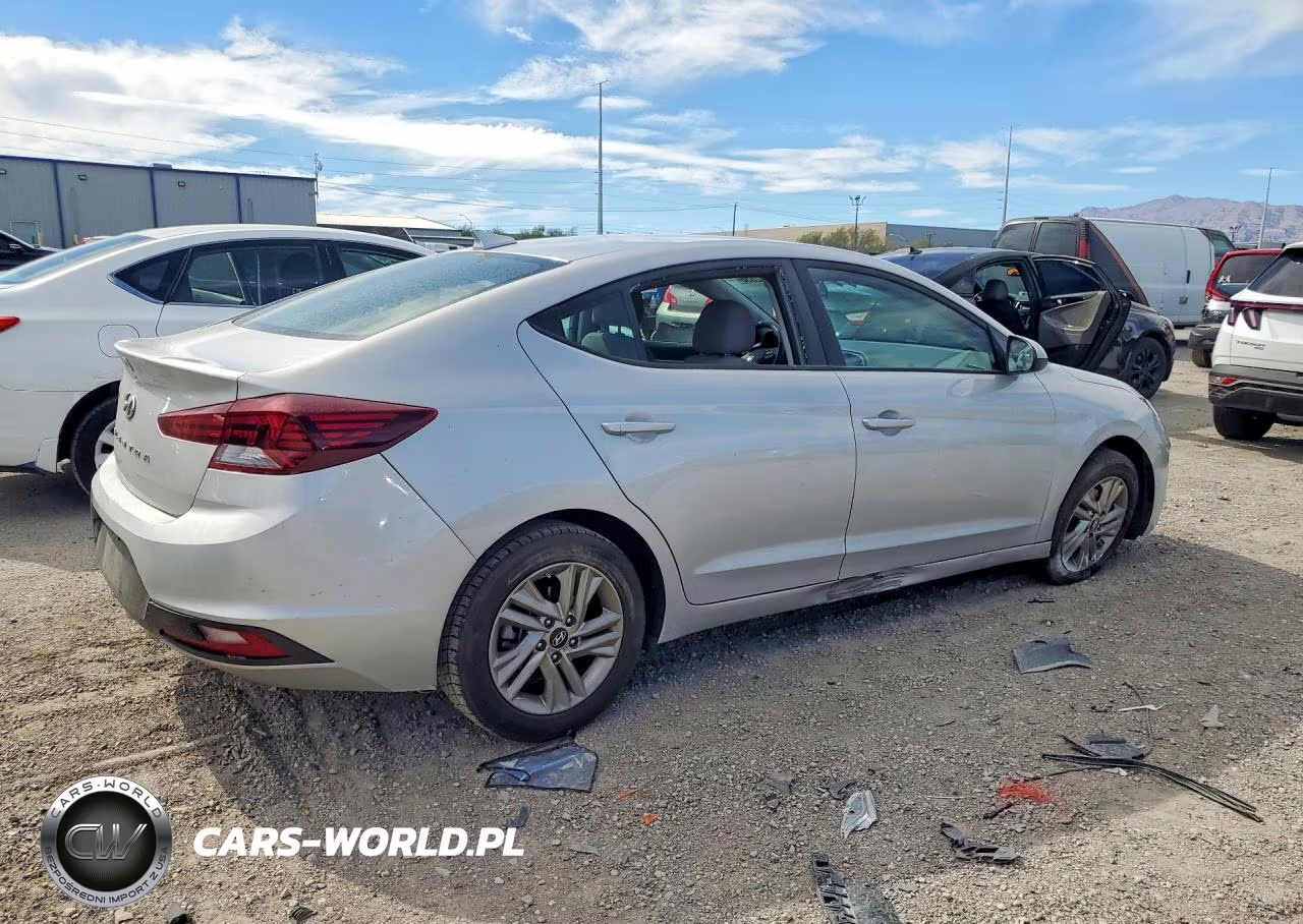 2019 Hyundai Elantra Sel VIN:5NPD84LF3KH436803 - 3
