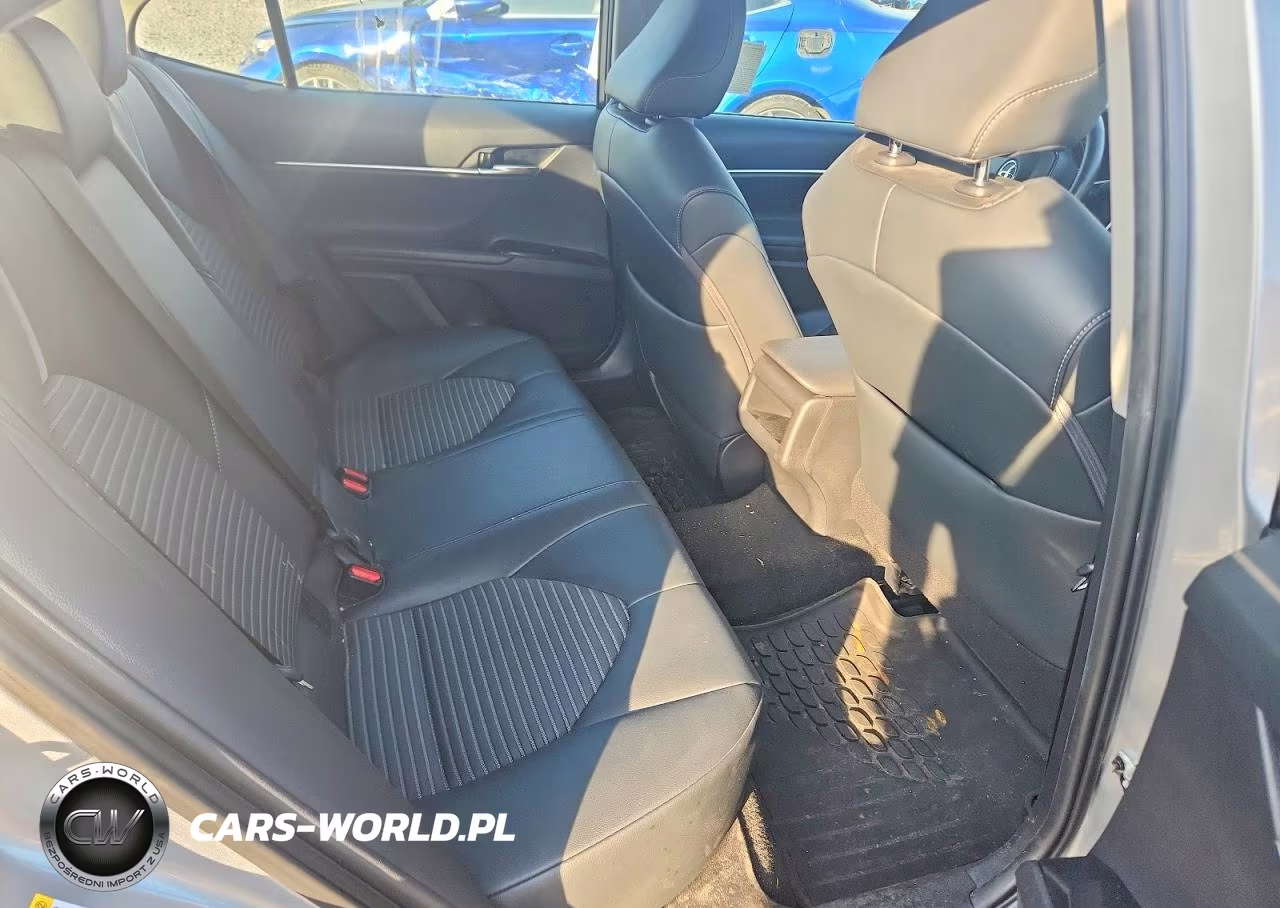 2018 Toyota Camry Se VIN:4T1B11HK5JU664074 - 10