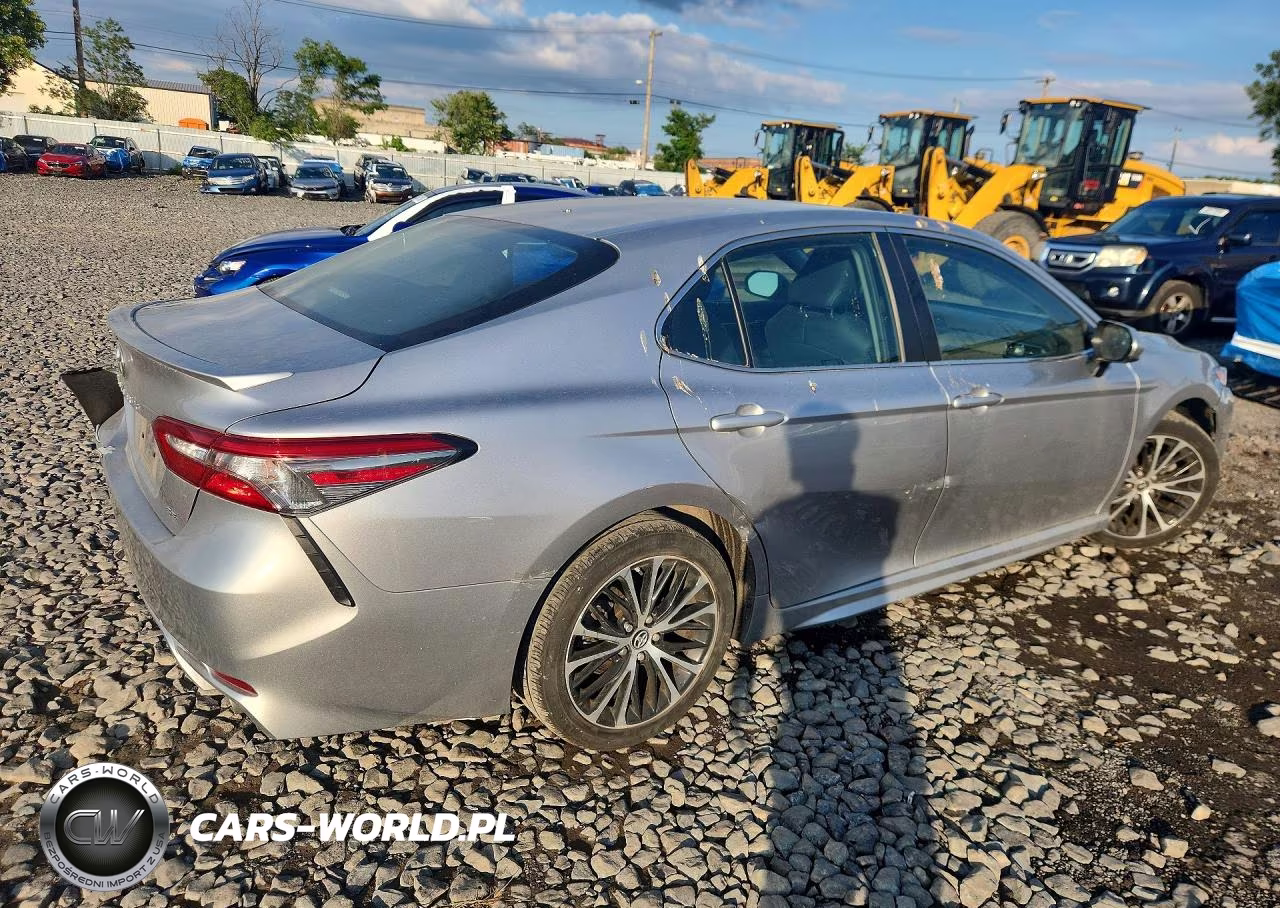 2018 Toyota Camry Se VIN:4T1B11HK5JU664074 - 3