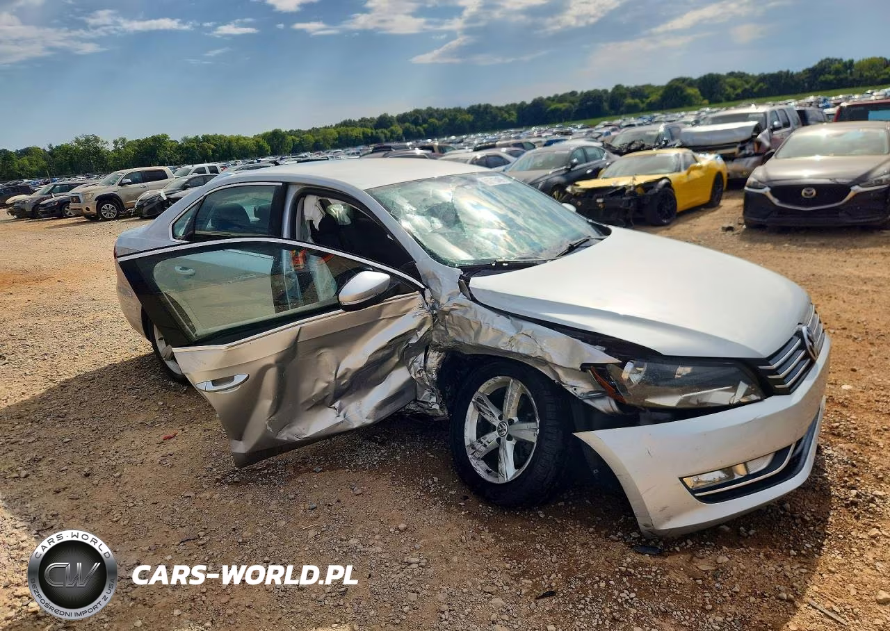 2015 Volkswagen Passat S VIN:1VWAT7A3XFC111558 - 4