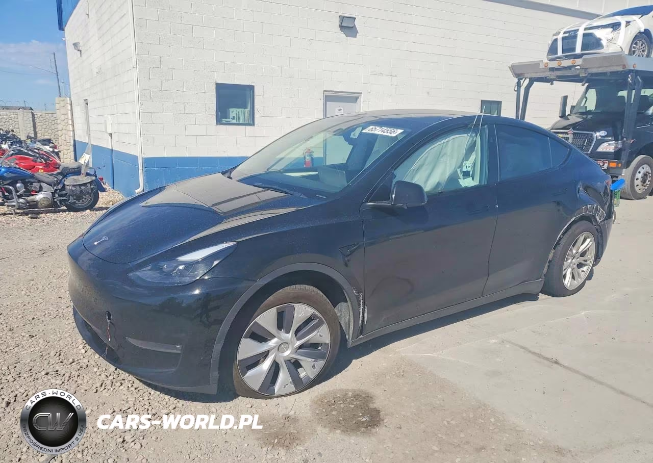 2023 Tesla Model Y VIN:7SAYGAEE6PF873579 - 1