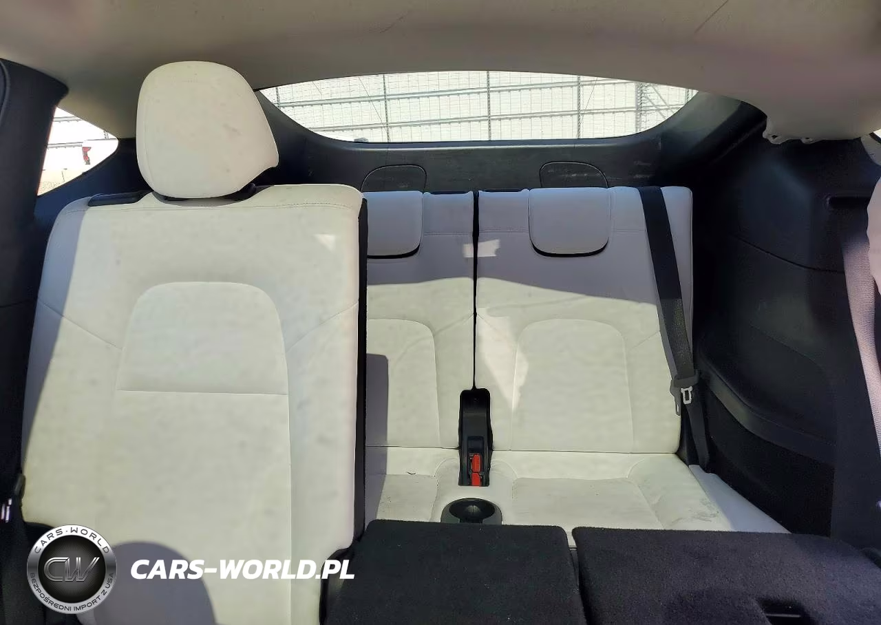 2023 Tesla Model Y VIN:7SAYGAEE6PF873579 - 10