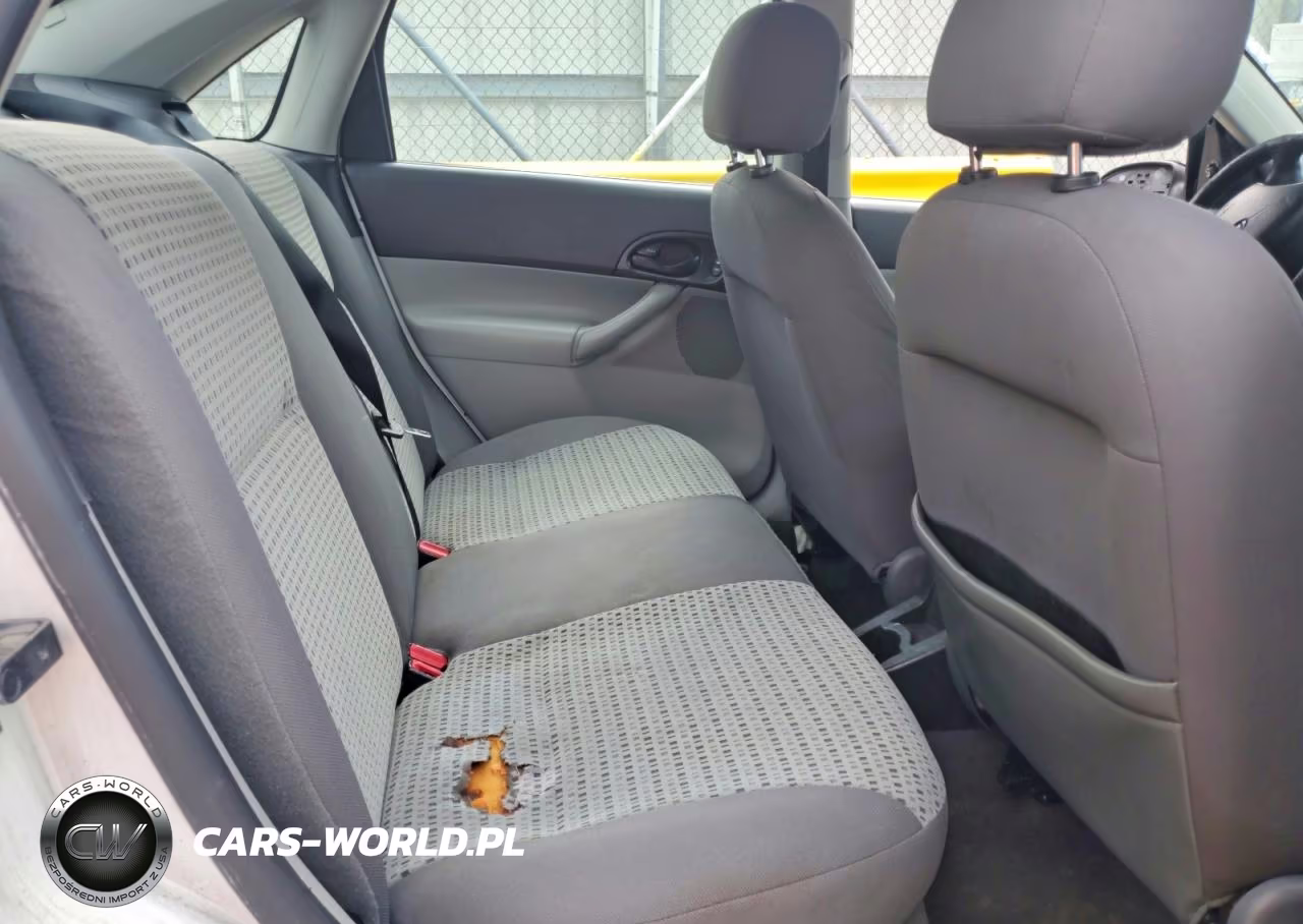 2007 Ford Focus Zx4 VIN:1FAFP34N27W106136 - 10